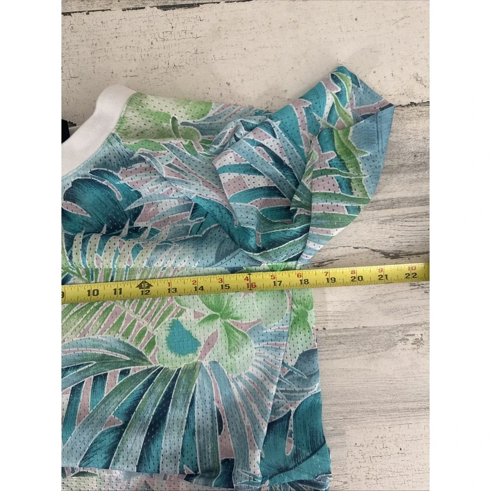 Nike‎ Mesh Floral Crop Top / XS